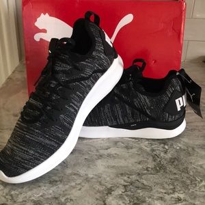 Men’s PUMA sneakers BNWT!!